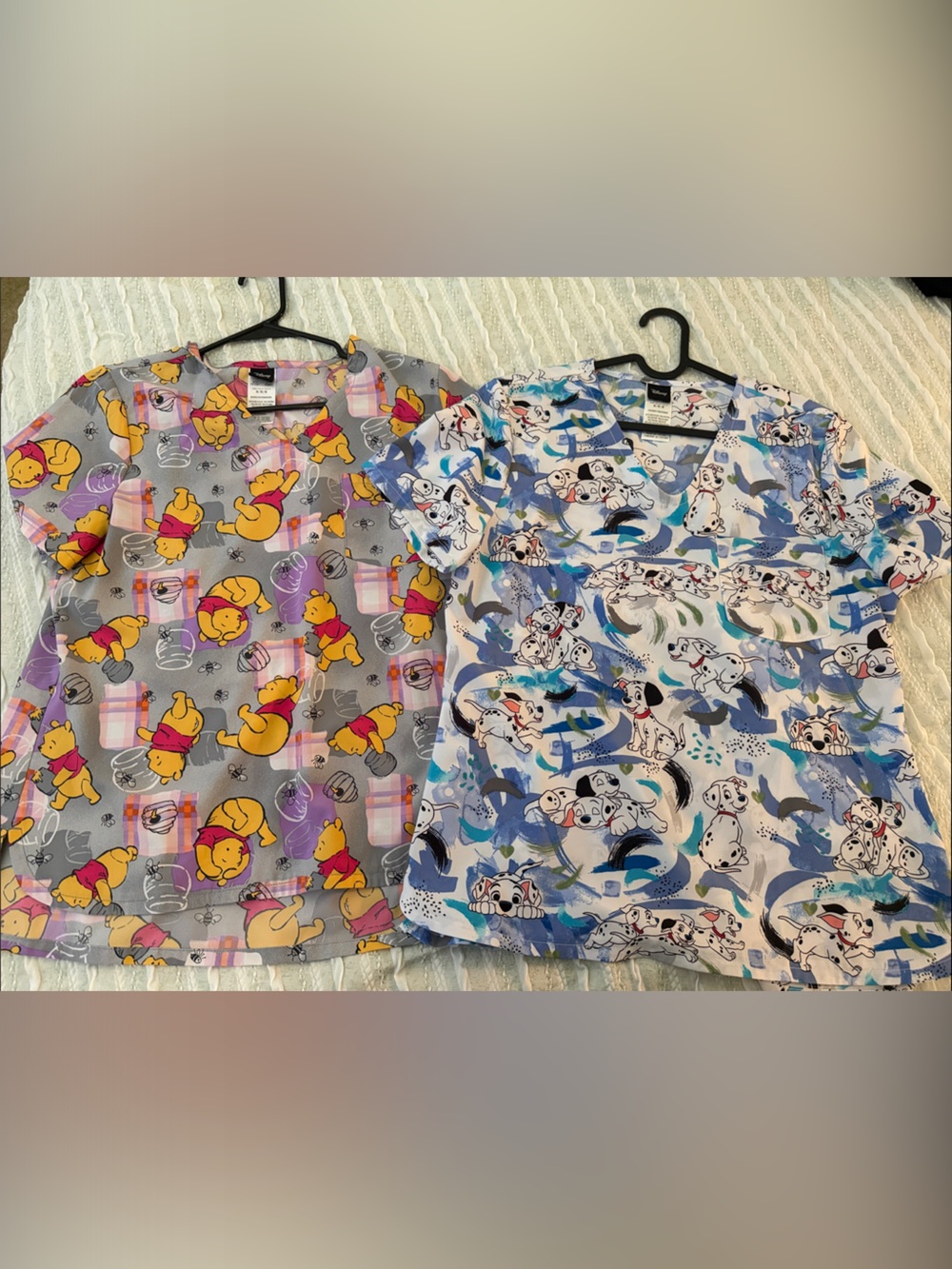 🩷Disney scrub tops🩷
